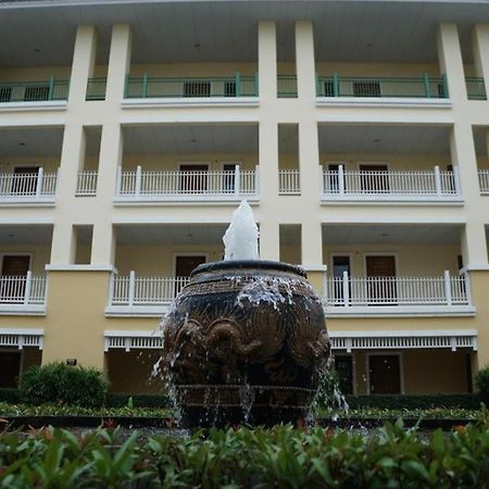 The One Residence Hotel Bangkok Exterior photo