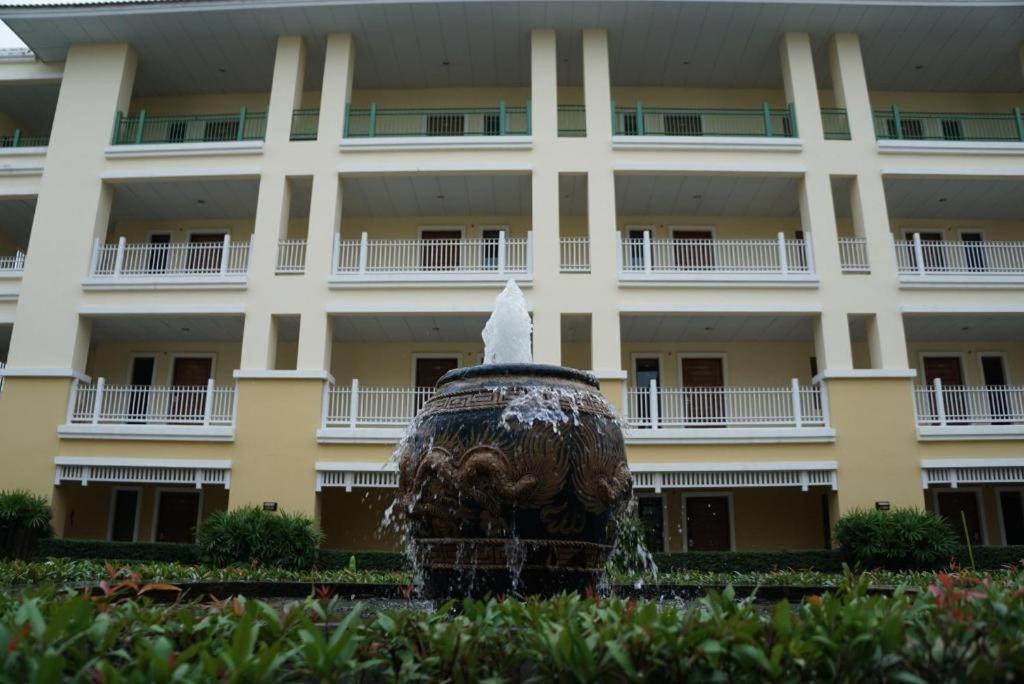 The One Residence Hotel Bangkok Exterior photo